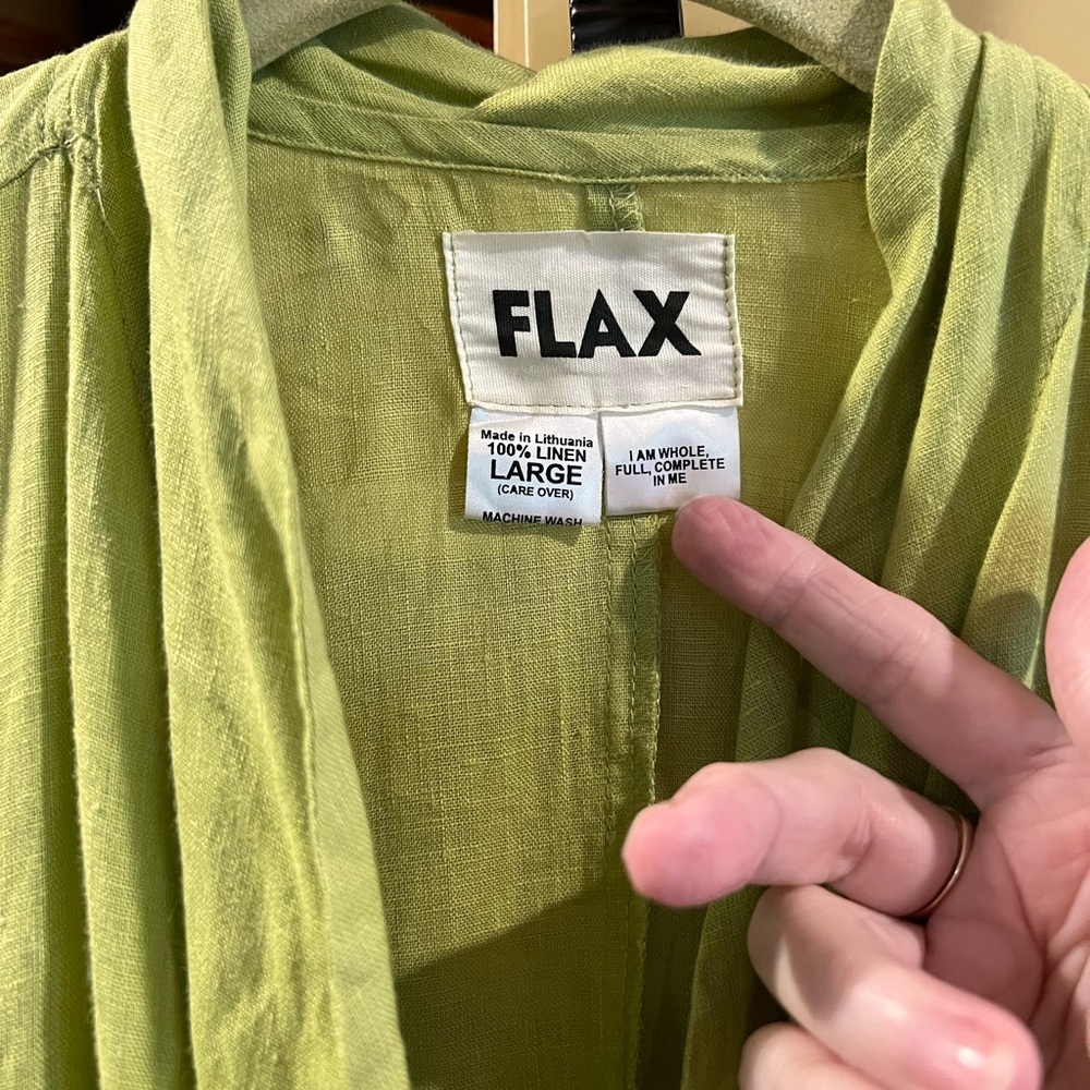 FLAX medium weight linen robe size L in a pretty spring green. Ties on the side - Picture 2 of 2